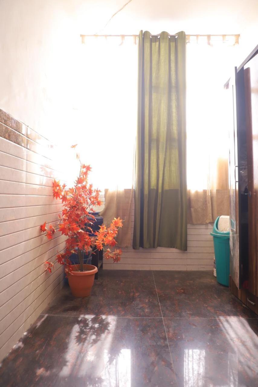 Hotel Aditya Residency Near Sector 63 Metro Station 诺伊达 外观 照片