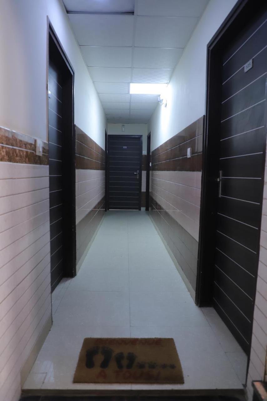 Hotel Aditya Residency Near Sector 63 Metro Station 诺伊达 外观 照片